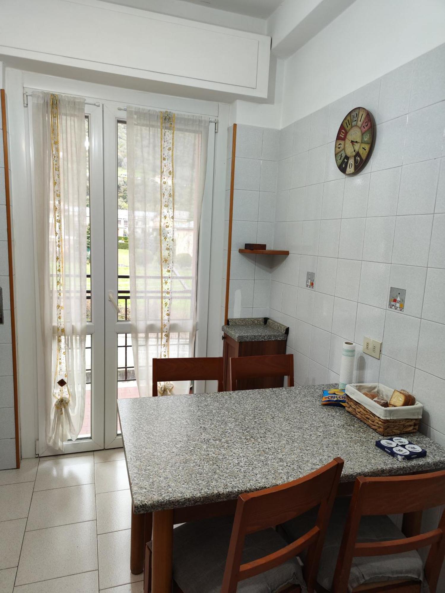 Big Family Bed & Breakfast Suello Buitenkant foto